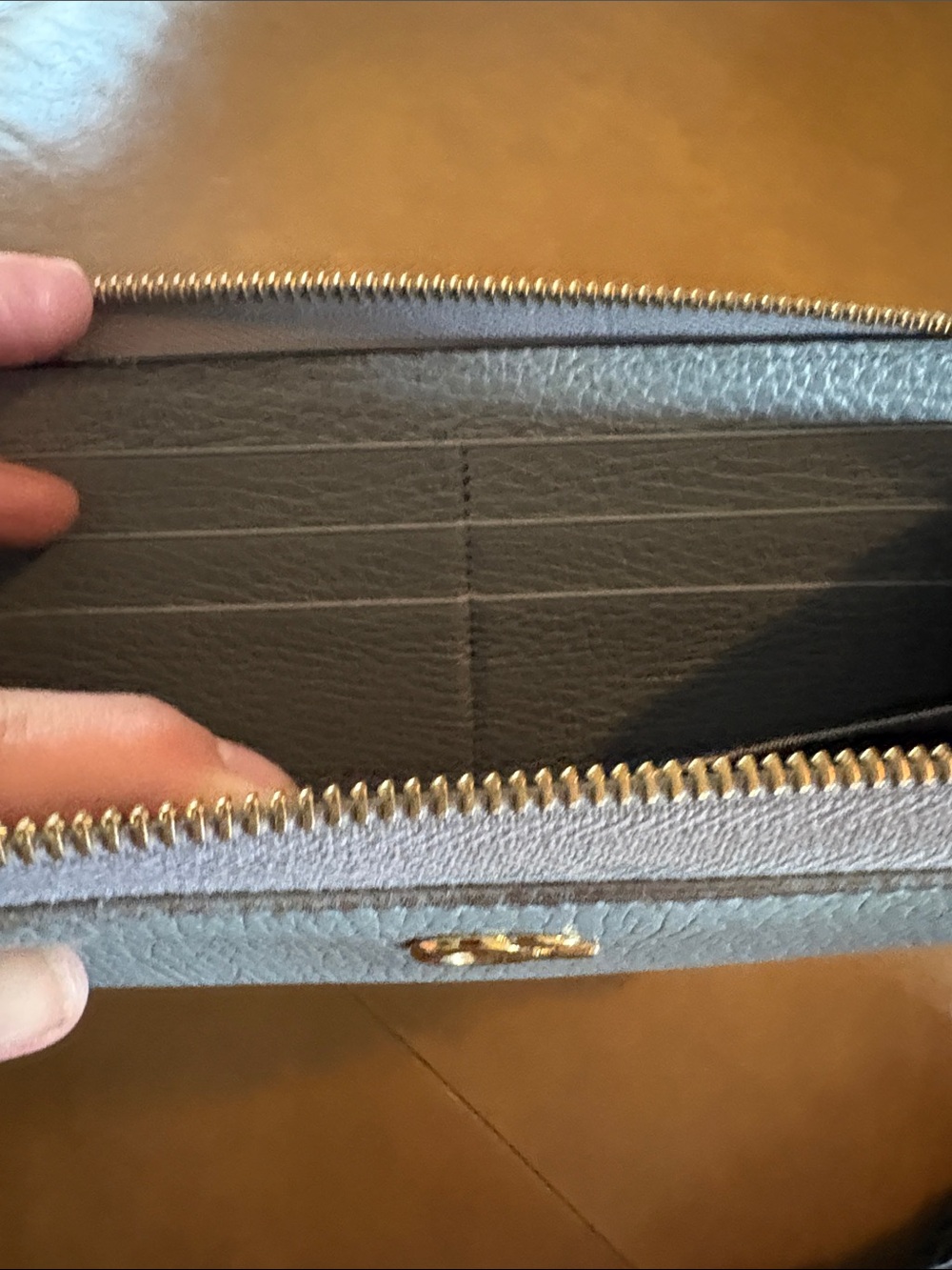 Gucci Light Gray Pebbled Leather Zip Wallet with Gold Double G - Picture 11 of 14